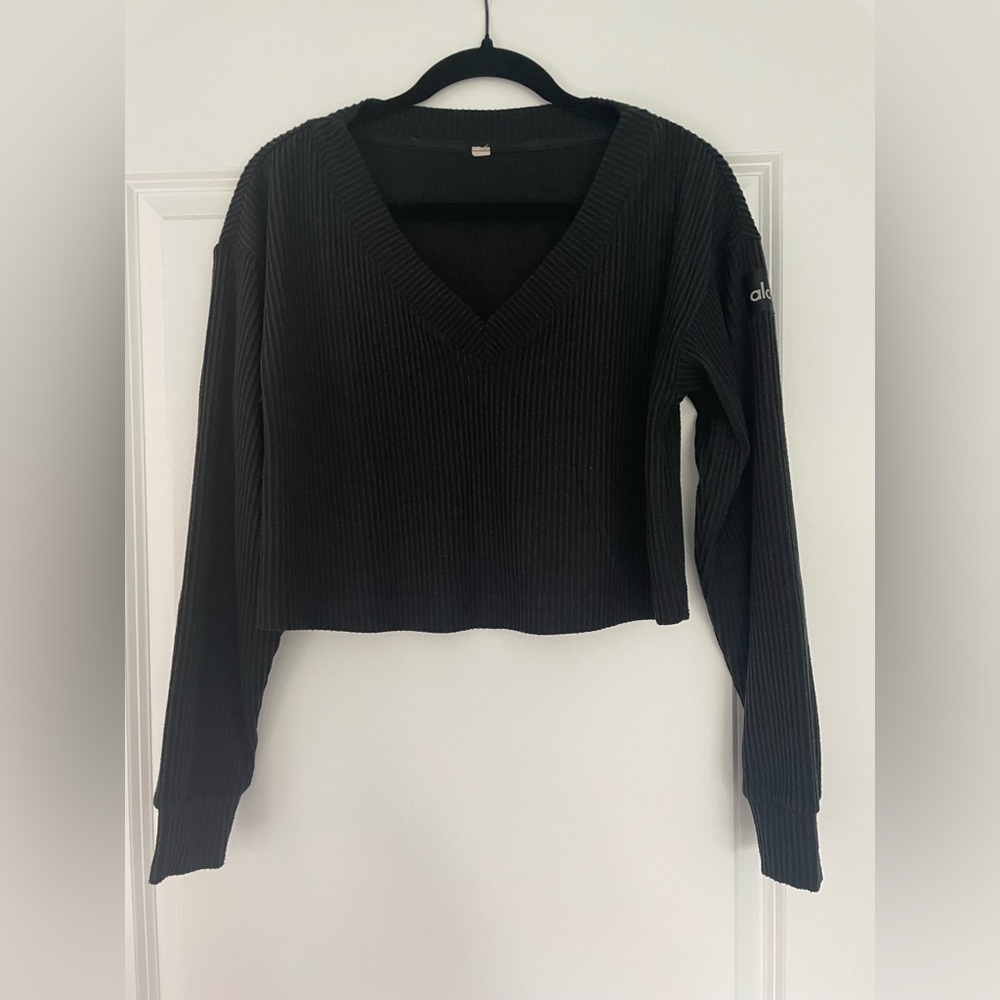 Alo Muse V-Neck Pullover - Black